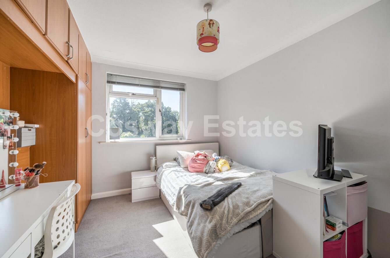 Hale Drive, Mill Hill, NW7, London